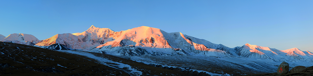 果洛州阿尼瑪卿雪山.jpg